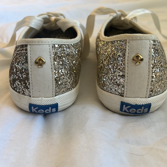 Size 9.5 women’s Platinum Gold Glitter Keds x Kate Spade. - Picture 2 of 7